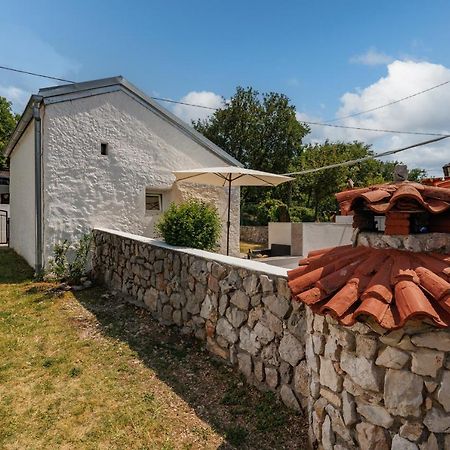 Charming Studio With Hot Tube, Terrace, Barbecue And Garden Kraljevica Exterior photo