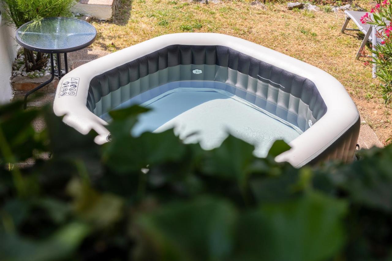 Charming Studio With Hot Tube, Terrace, Barbecue And Garden Kraljevica Exterior photo