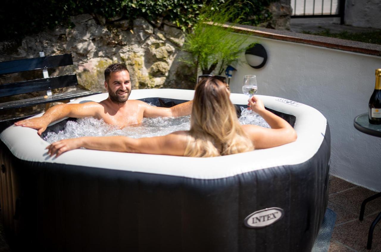 Charming Studio With Hot Tube, Terrace, Barbecue And Garden Kraljevica Exterior photo